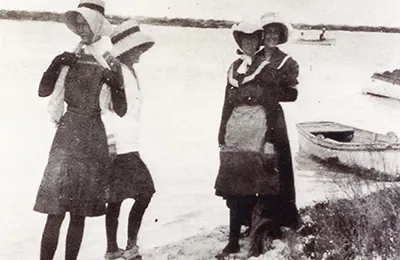 Blind_Pass_early_1900s_picnic_Note_the_wool_clothing._Mrs._Dickey_on_far_left._copy.webp
